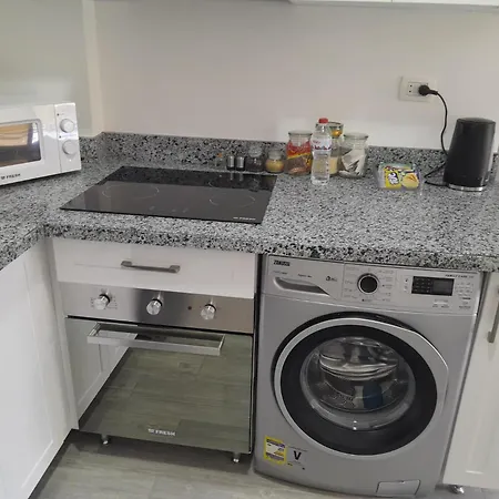 Spacious And Modern One Bed In Hurhgarda